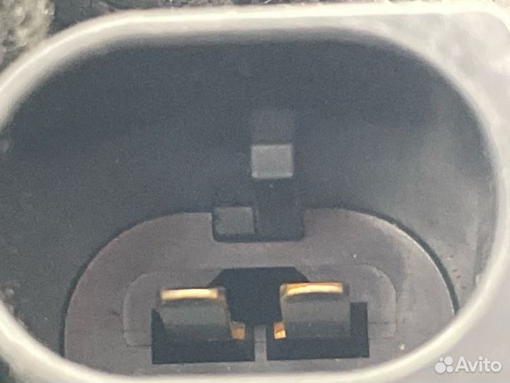 Форсунка топливная Volkswagen Golf MK5 1.4 caxa