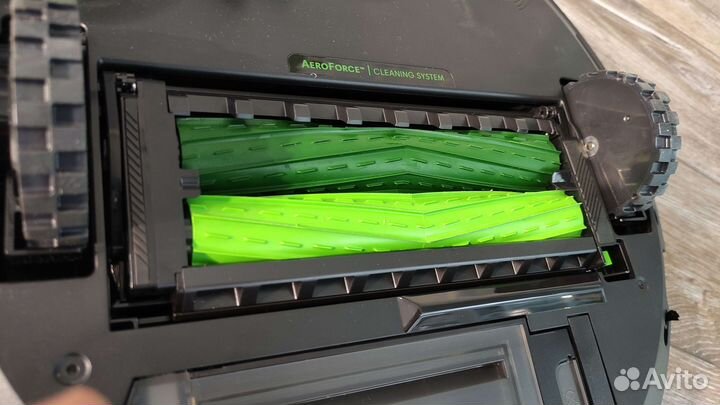 Робот-пылесос iRobot Roomba j7