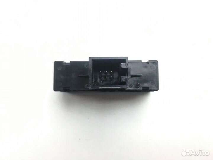 Кнопка аварийной сигнализации Audi A6 4F2 BDW 2007