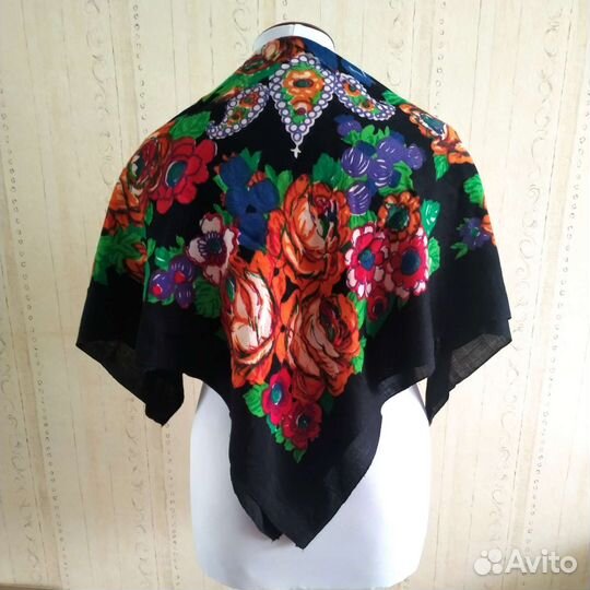 Платок СССР 90*90 в павловопосадском стиле