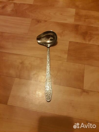 Поднос, половник, ложка для соуса