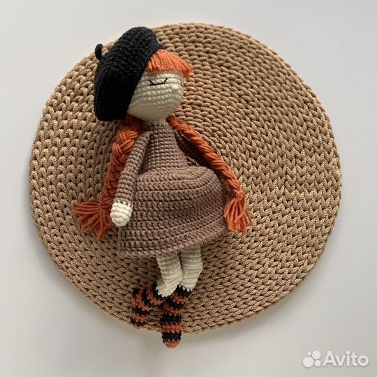 Кукла вязаная