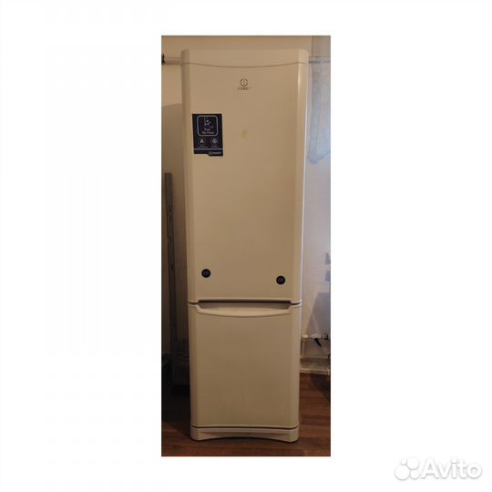 Холодильник бу Indesit