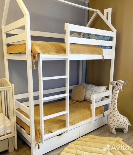 Кровать- домик двухьярусная