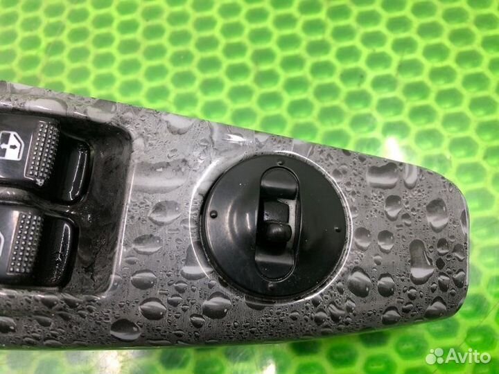 Блок управления стеклоподъемниками передний левый