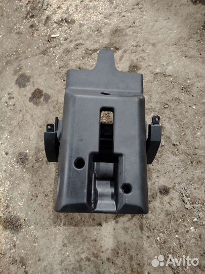 Кожух рулевой колонки Ford Fiesta Mk5