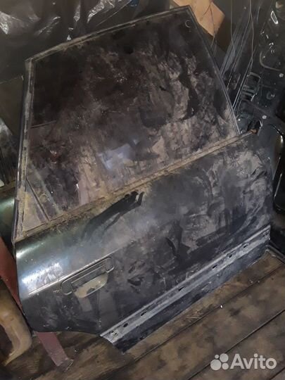 Крыжка заднего багажника audi 100 в сборе