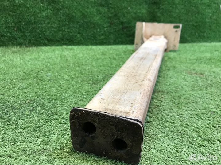 Кронштейн подрамника передний правый Peugeot 308