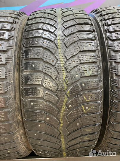 Bridgestone Blizzak Spike-01 225/55 R17