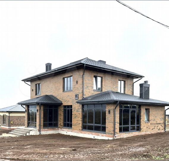 Коттедж 220 м² на участке 8,5 сот.