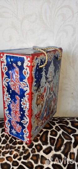 Подарочная упаковка, коробка