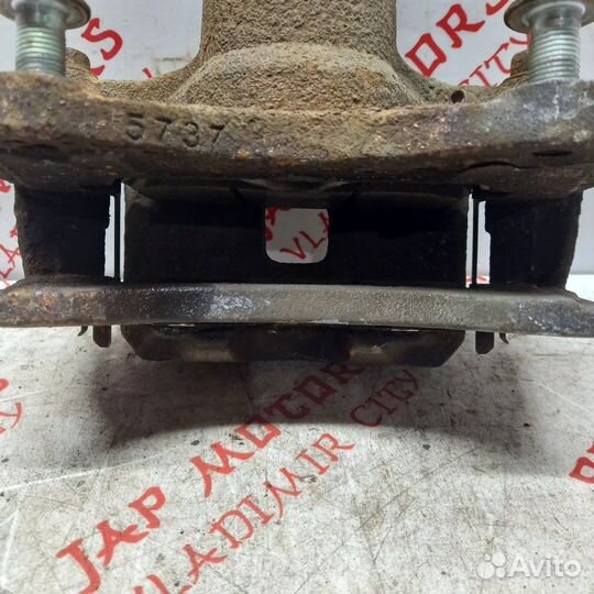 Суппорт тормозной передний правый Mitsubishi