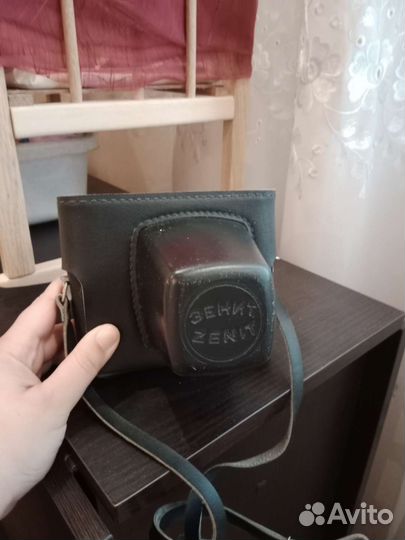 Плёночный фотоаппарат Зенит