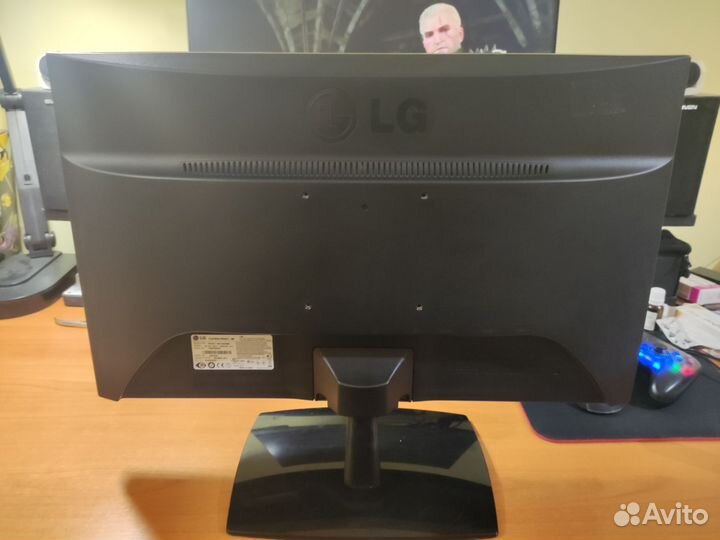 Монитор LG Flatron IPS235