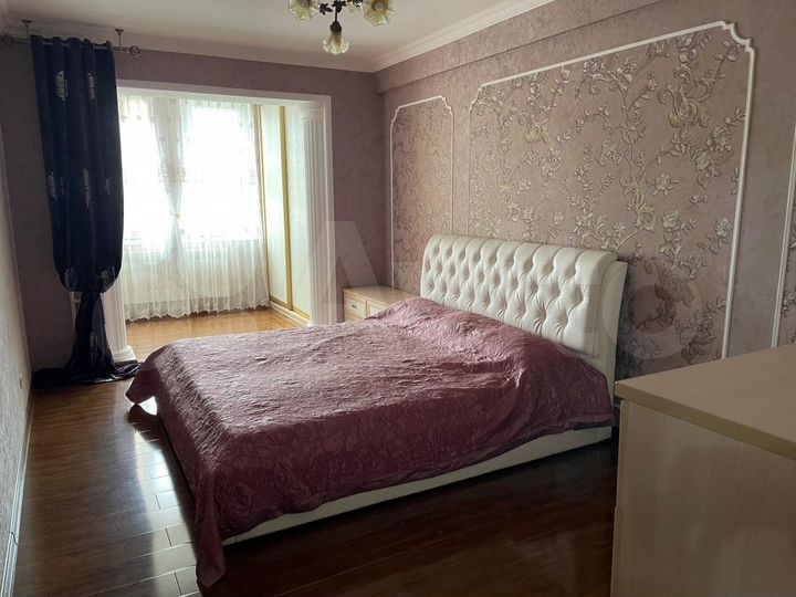 2-к. квартира, 76 м², 2/10 эт.