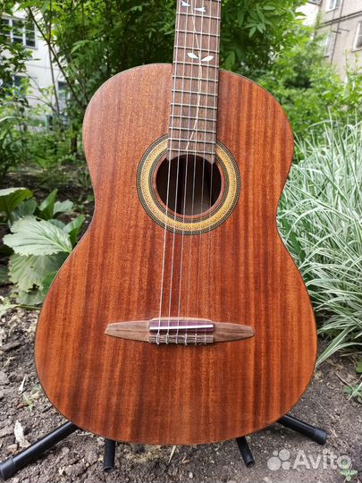Мастеровая гитара Красное дерево и Клён