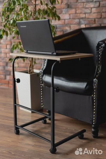 Компьютерный стол подкатной