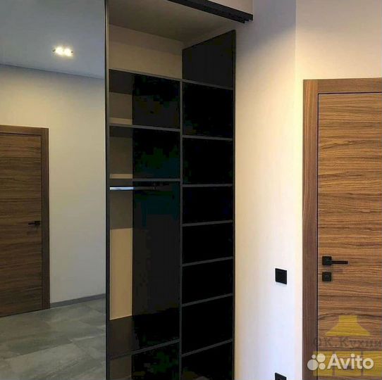 Угловой шкаф