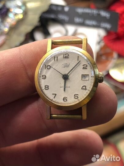 Часы Заря на ходу позолота