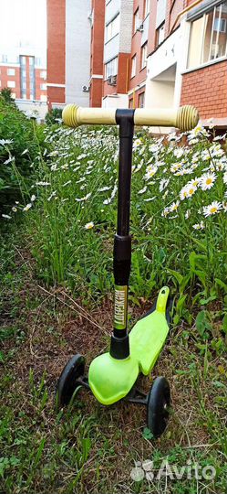 Самокат детский со светящимися колесами