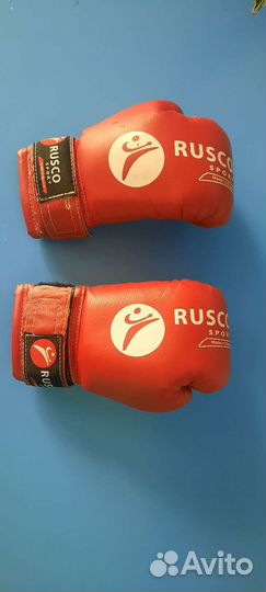 Боксерский мешок и перчатки