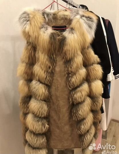 Жилетка меховая натуральная лиса