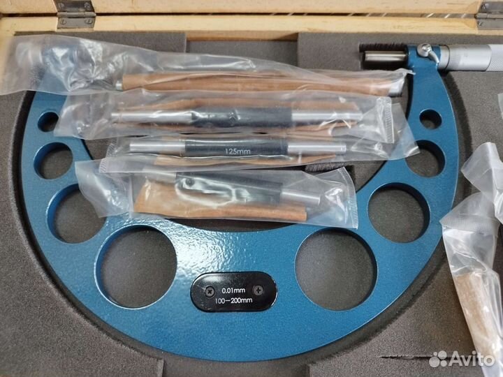 Микрометр 100-200 мм со сменными пятками