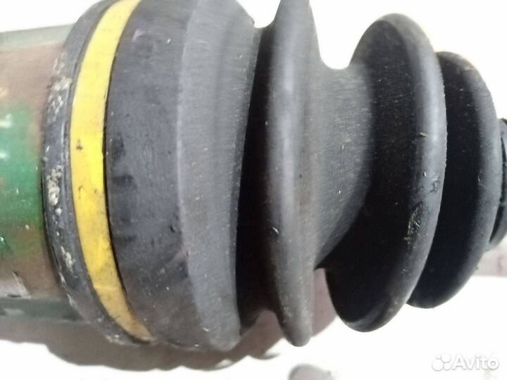 Полуось передняя левая Mitsubishi Outlander