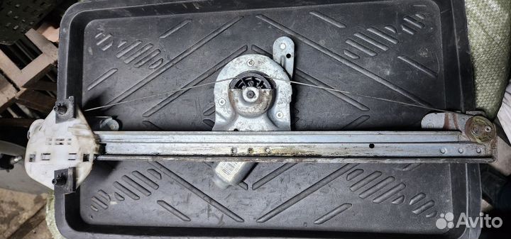 Стеклоподъемник Renault Logan 1