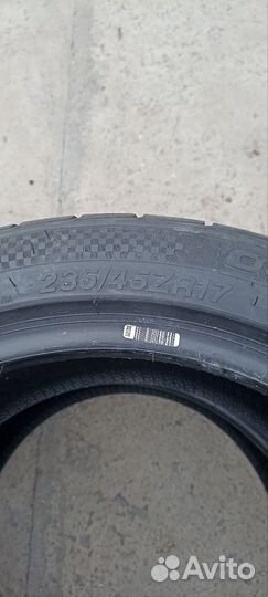 Three-A P606 235/45 R17