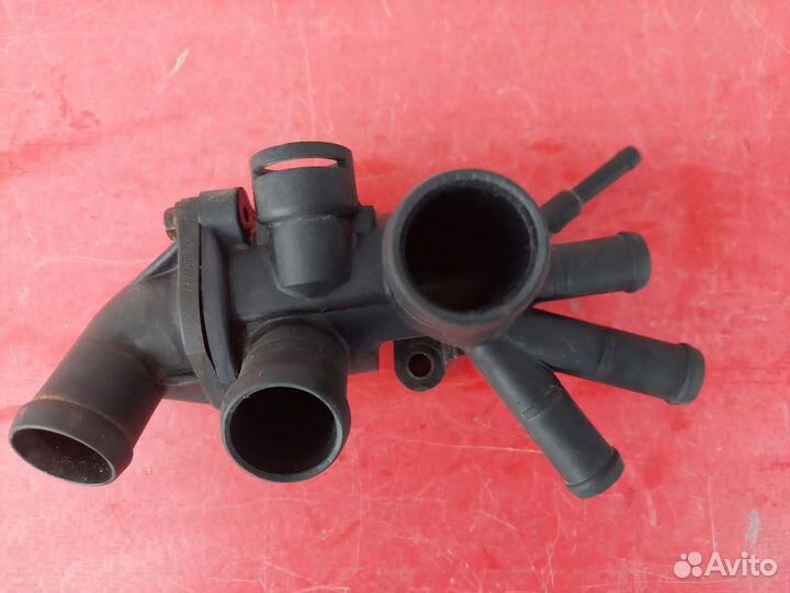 Корпус термостата Volkswagen Golf 3