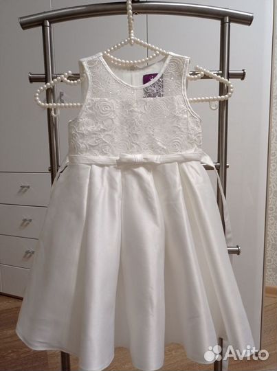 Платье для девочки белое р 104