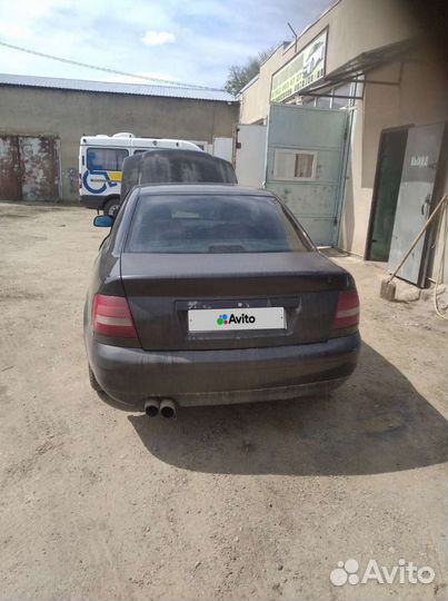 Audi A4 1.8 МТ, 2000, 380 000 км