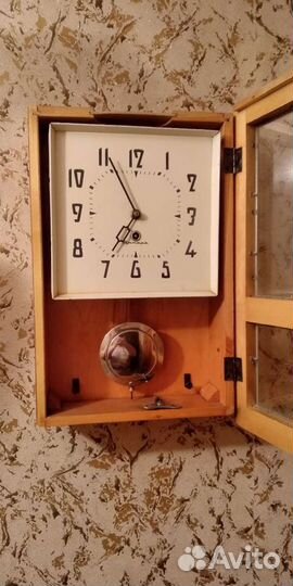 Часы с маятником Янтарь СССР