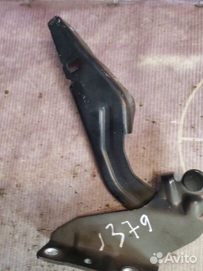 Петля капота Mitsubishi Outlander Xl CW7W 4HN 2010