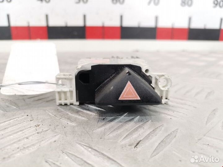 Кнопка аварийной сигнализации Ford Focus 2000