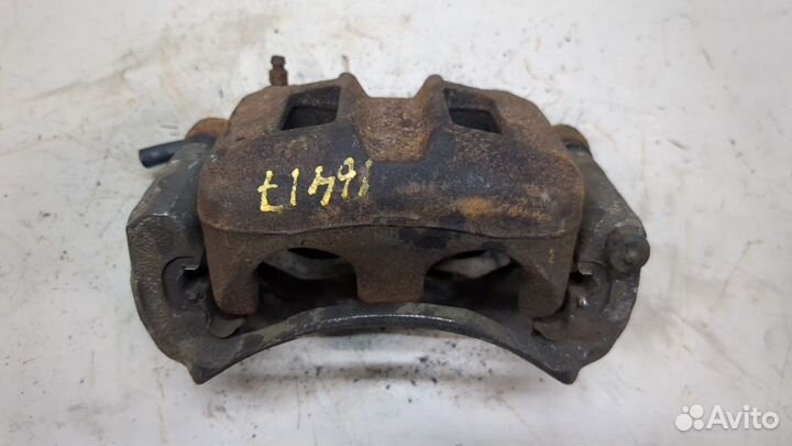 Суппорт Mitsubishi Pajero / Montero, 2002