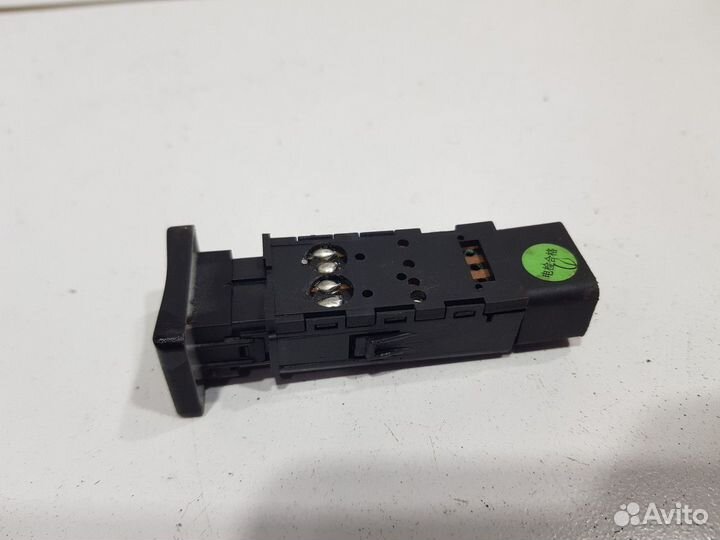 Кнопка обогрева сидений левая (Geely Emgrand EC7)