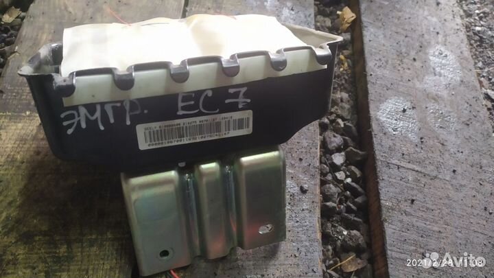 Подушка безопасности пассажира Джили Эмгранд ец7