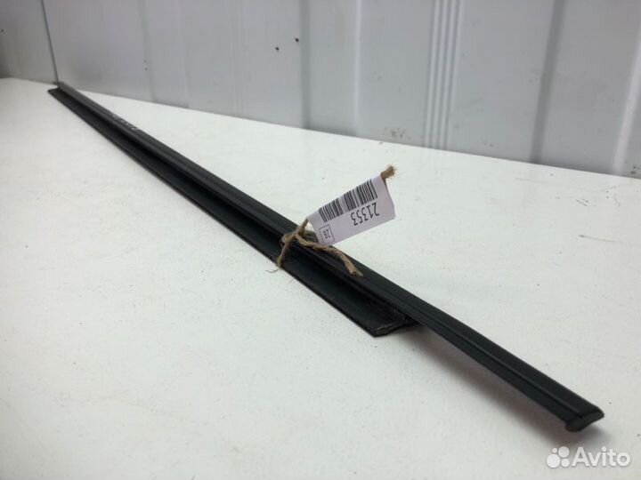 Уплотнитель (бархотка ) передний левый Ford Focus