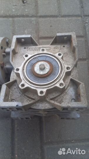 Электродвигатель с редукторами