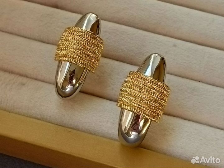 Серьги стильные