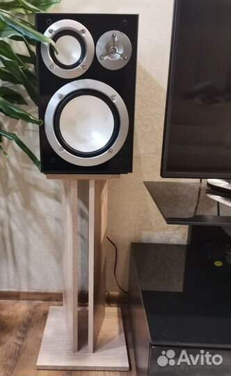 Стойки для полочной акустики