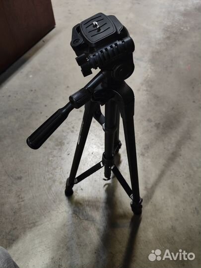 Штатив для фотоаппарата