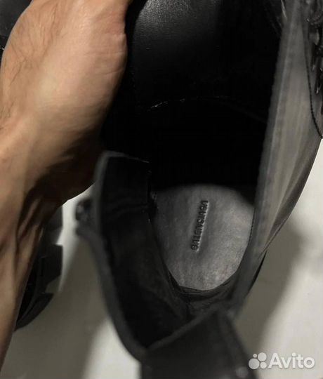 Balenciaga Bulldozer Boots на руках