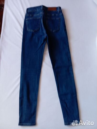 Джинсы