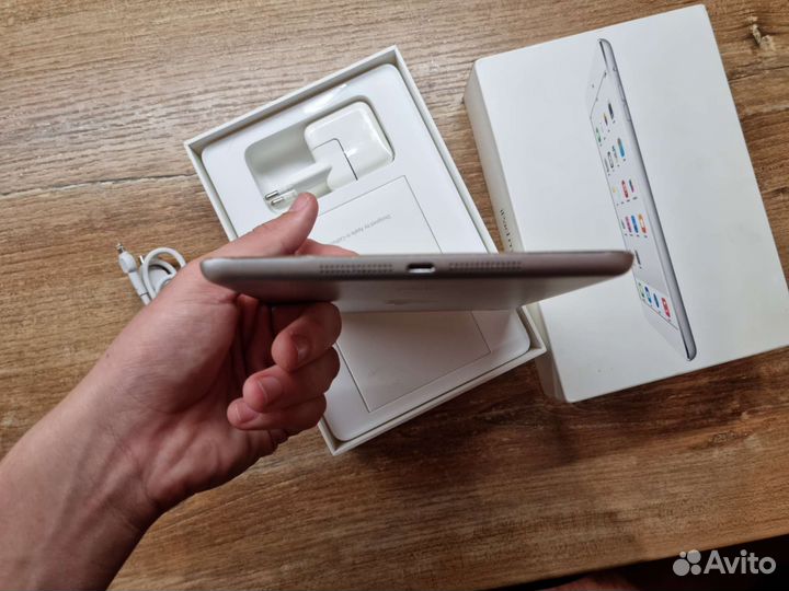 iPad mini 2 32gb silver а полной комплектации