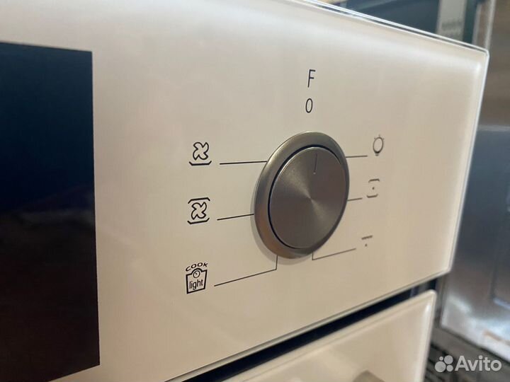 Электрический духовой шкаф Candy FCT615WXL белый