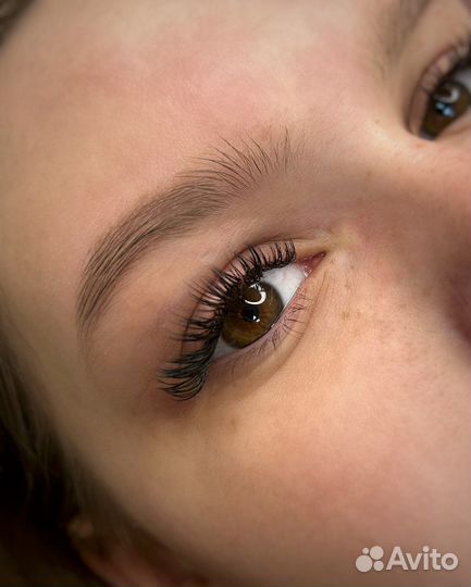 Наращивание ресниц в студии