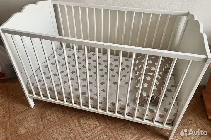 Детская кровать из натурального дерева